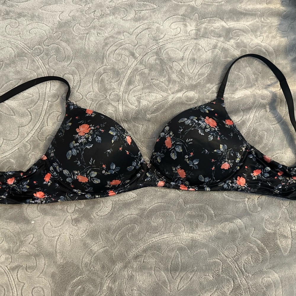 Victoria's Secret Black Floral Bra 36d No Wire